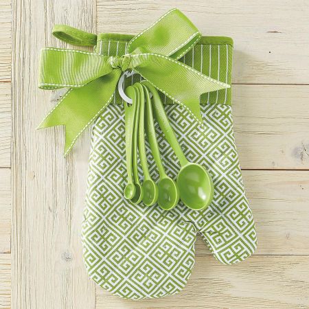 Green Oven Mitt & Measuring Spoon Set