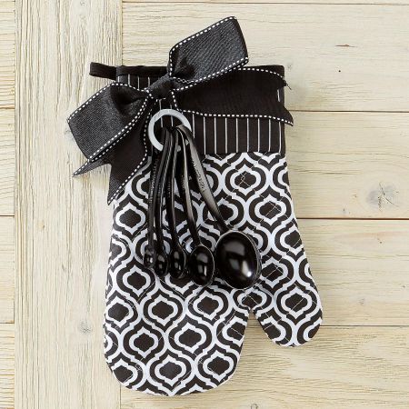Black Oven Mitt & Measuring Spoon Set